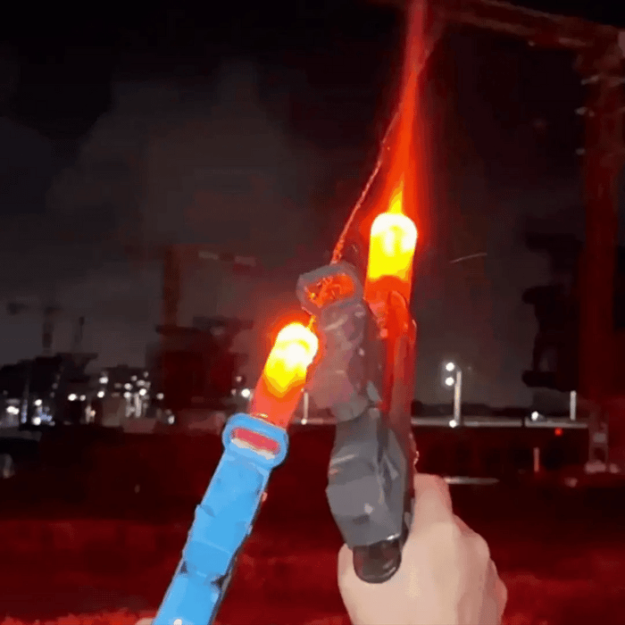 Elektrisk vannpistol med LED-lys og lang rekkevidde