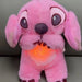 Kawaii Stitch Plush Doll med avslappende musikk og pustefunksjon - Overrask.no